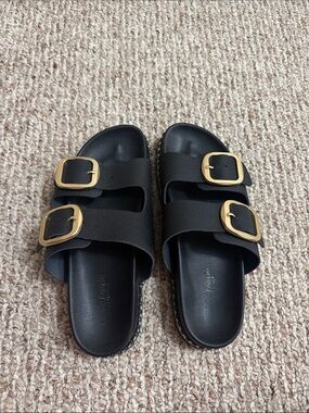 Women’s black sandals